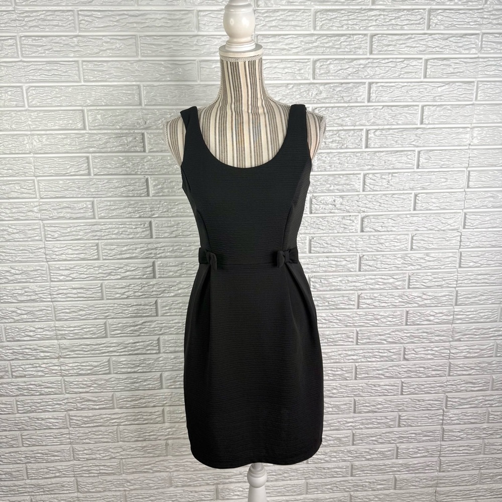 LC Lauren Conrad Black Ribbed Knee Length Dress with Bow & Pleated Accents Sz 4